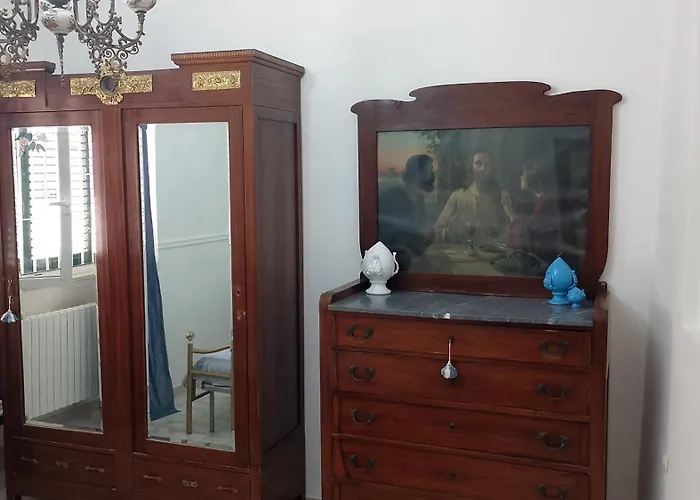 Hoya & Living * Bari